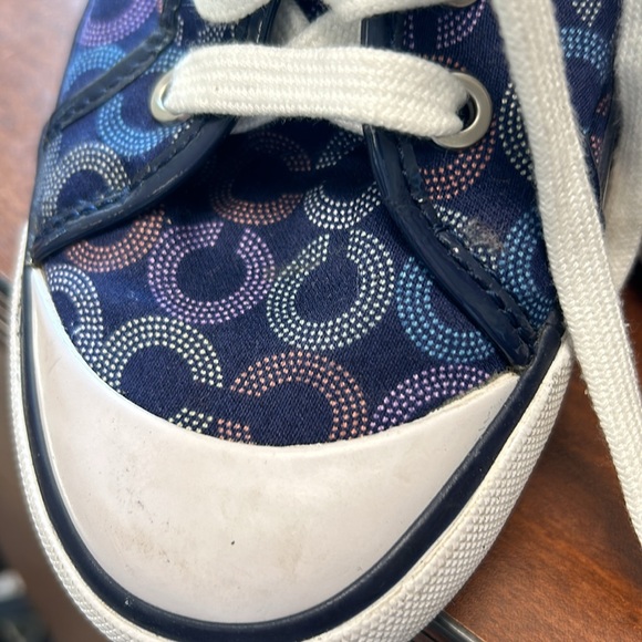 Size 7.5 almost new Coach runners - Picture 5 of 5